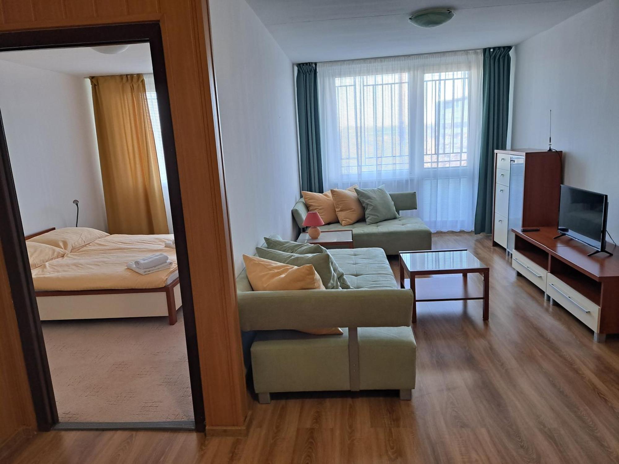 Skolsky Internat Medicka 2 Hotel โกชิเซ ภายนอก รูปภาพ