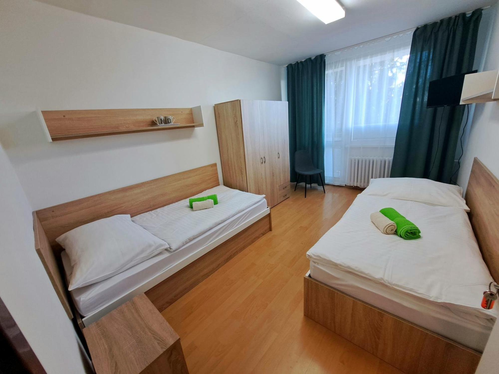 Skolsky Internat Medicka 2 Hotel โกชิเซ ภายนอก รูปภาพ