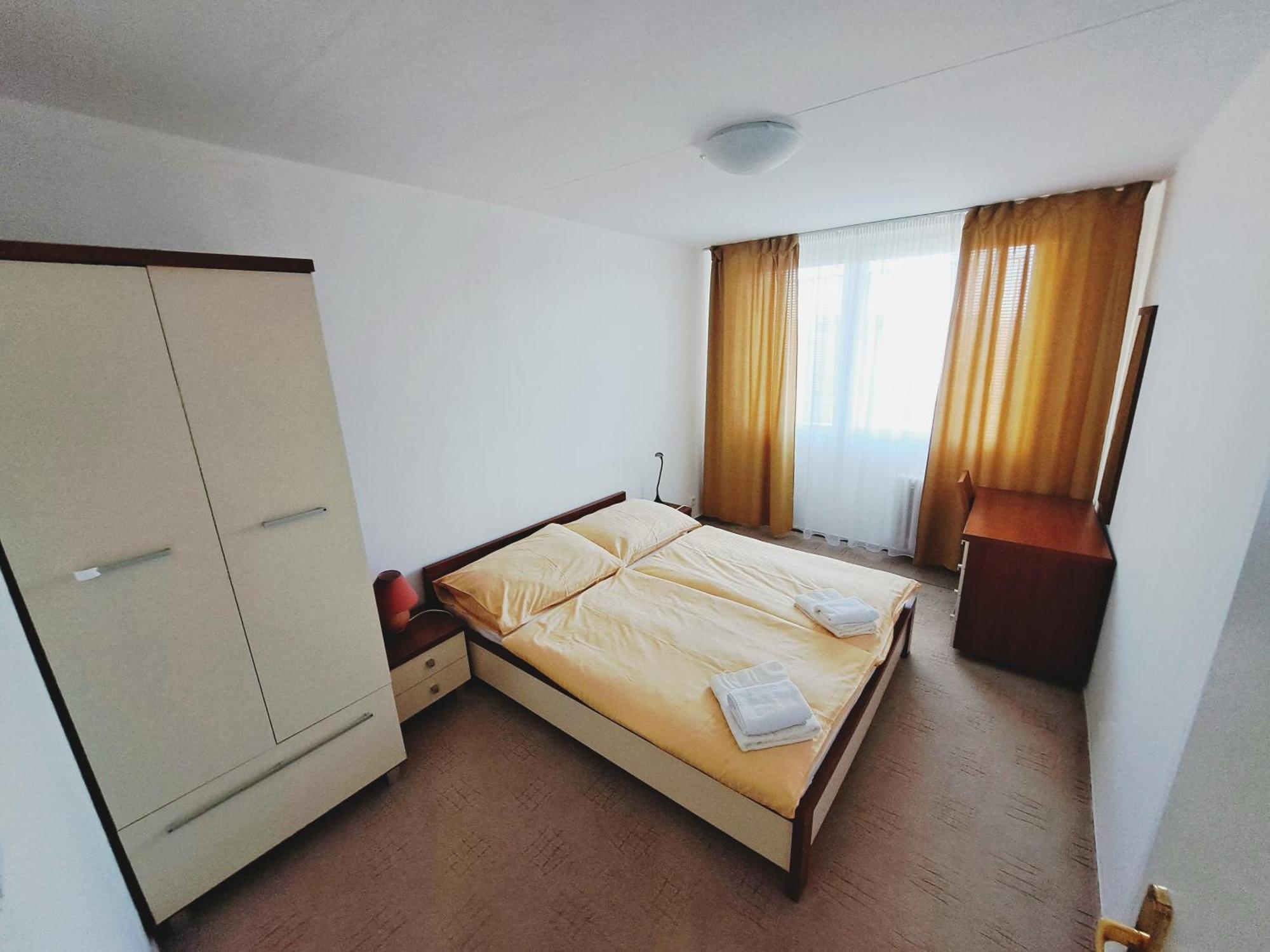 Skolsky Internat Medicka 2 Hotel โกชิเซ ภายนอก รูปภาพ