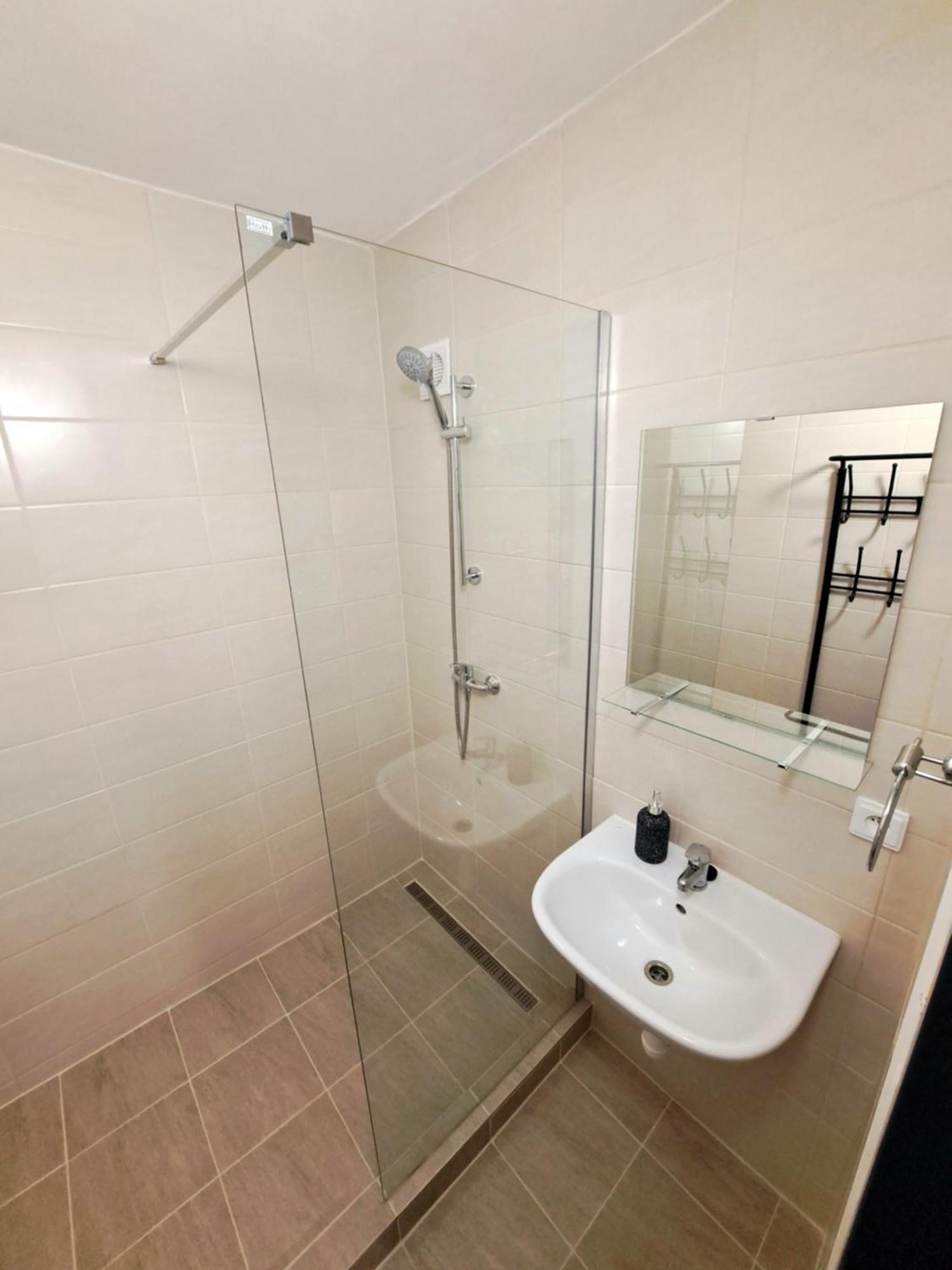 Skolsky Internat Medicka 2 Hotel โกชิเซ ภายนอก รูปภาพ