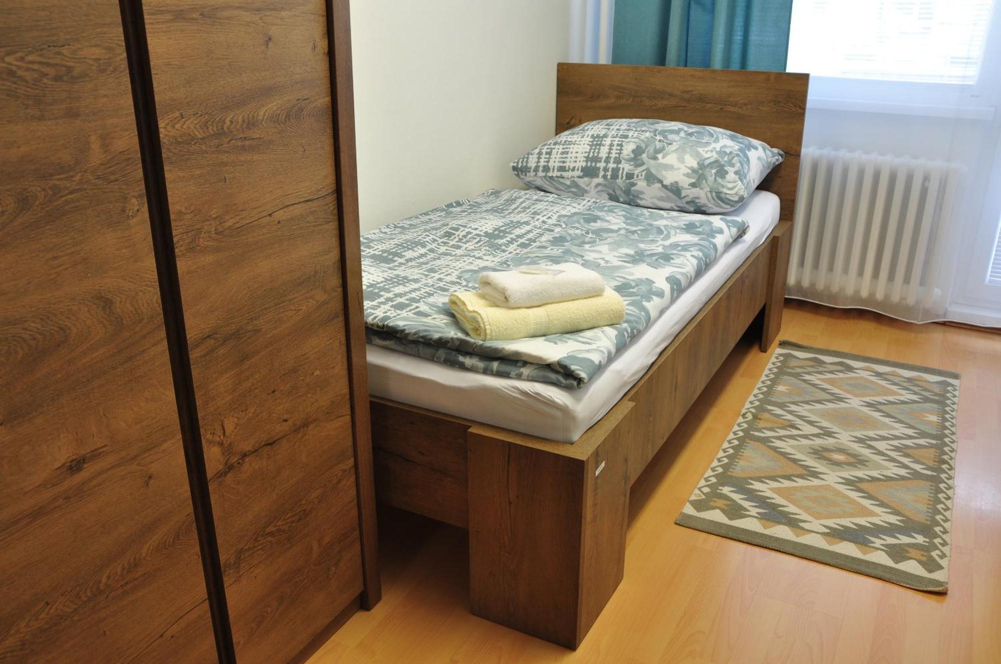 Skolsky Internat Medicka 2 Hotel โกชิเซ ภายนอก รูปภาพ