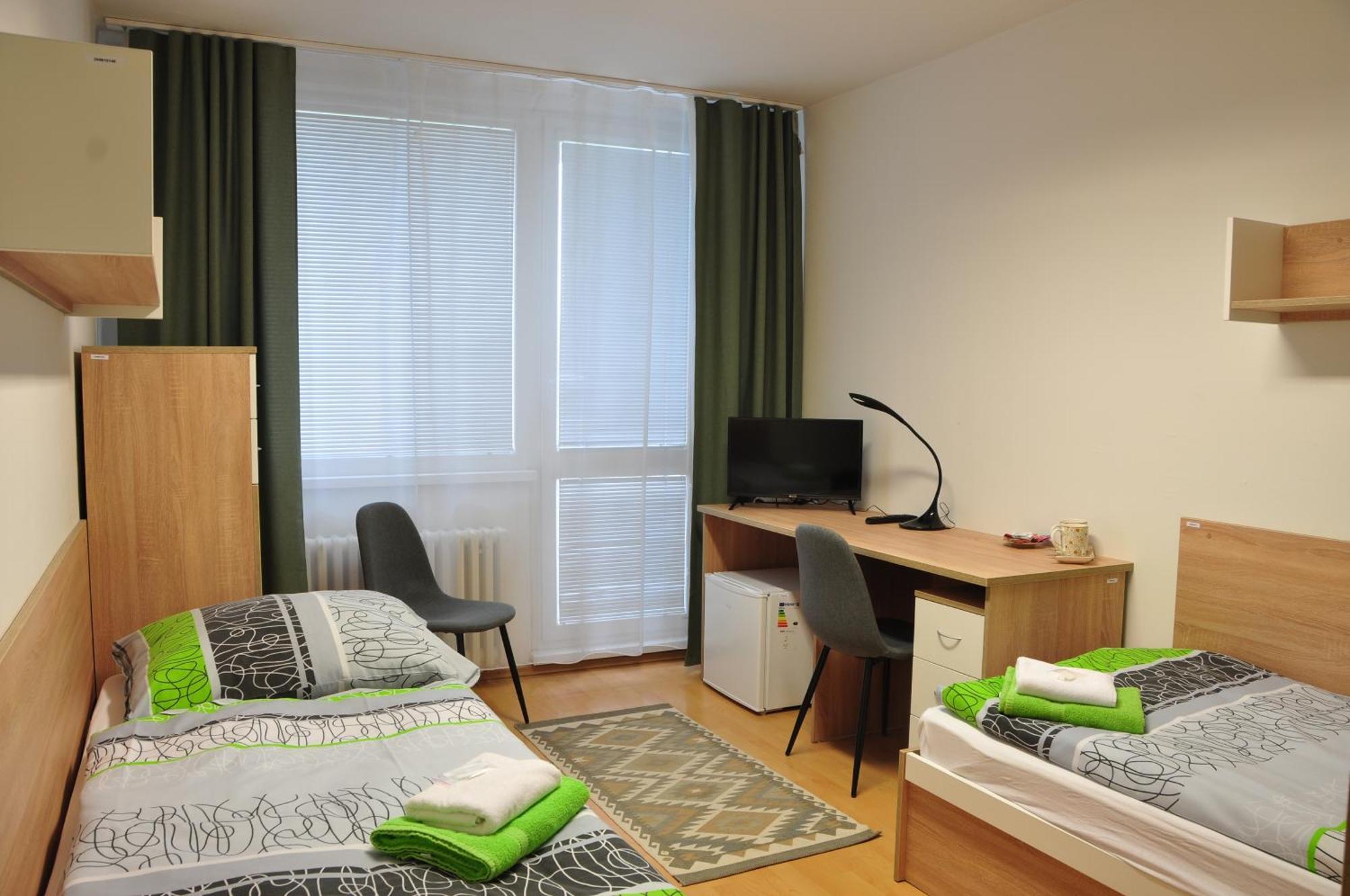 Skolsky Internat Medicka 2 Hotel โกชิเซ ภายนอก รูปภาพ